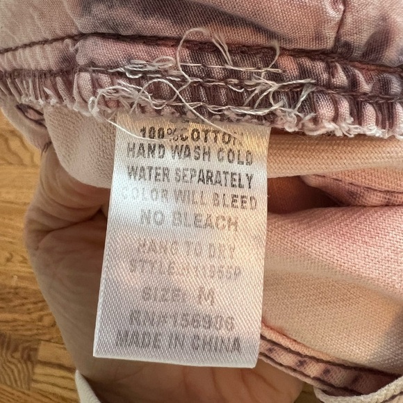 Idem Ditto Pink Distressed Jean Shorts with Frayed Hem Size M High Waist Y2K - Picture 4 of 4